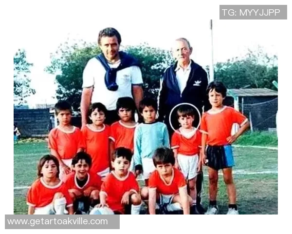 世界足球史上最矮明星球员的传奇故事与成就揭秘